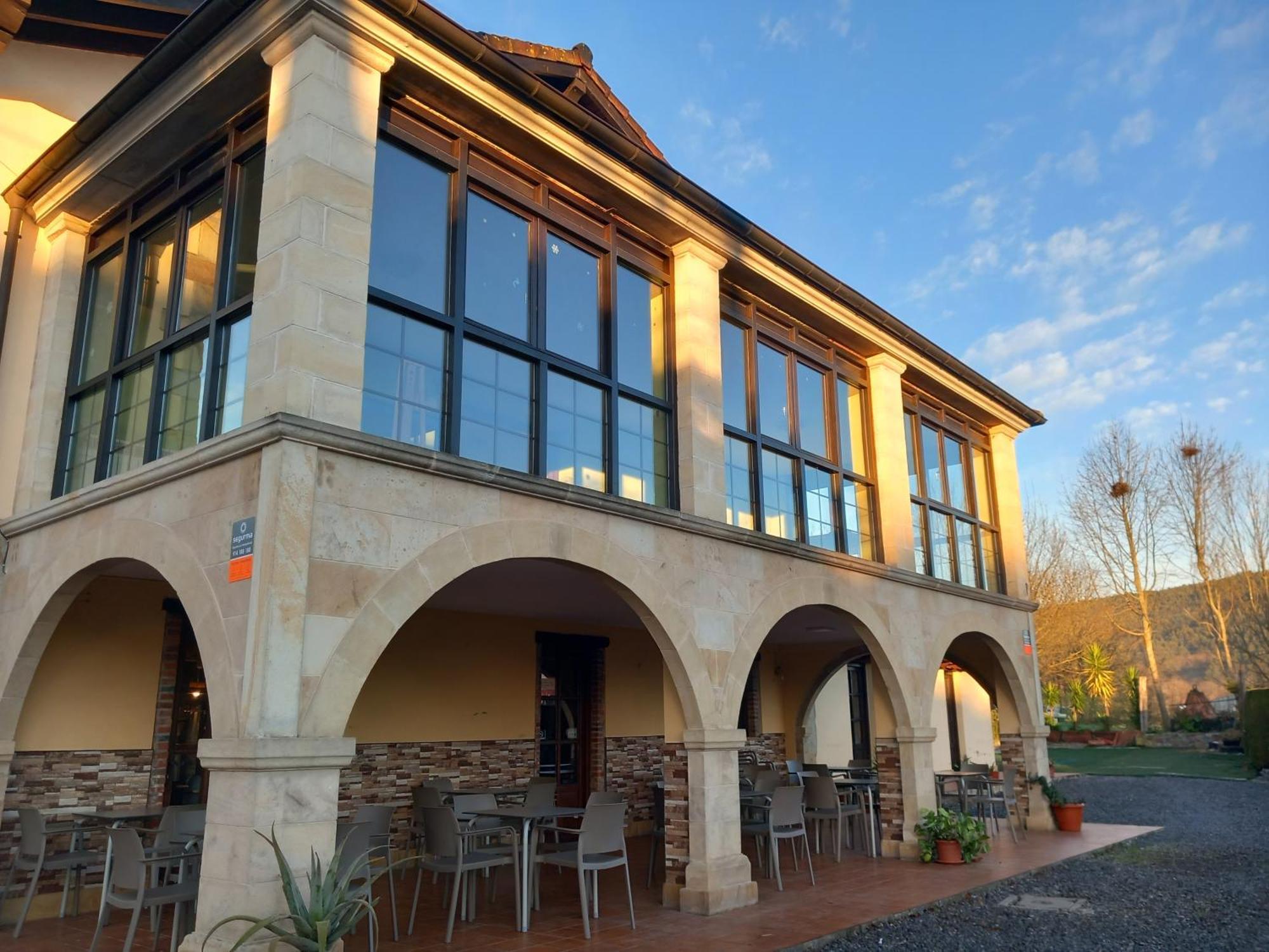 Hosteria Rio Negro Bárcena de Cicero Eksteriør bilde